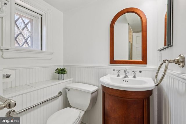 1 SPROUL LN, Wallingford, PA 19086