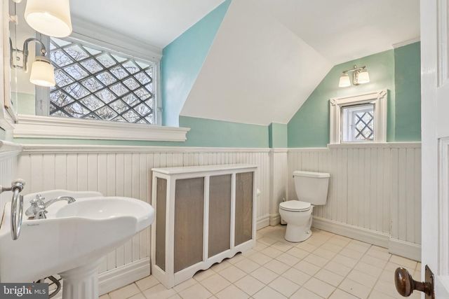 1 SPROUL LN, Wallingford, PA 19086