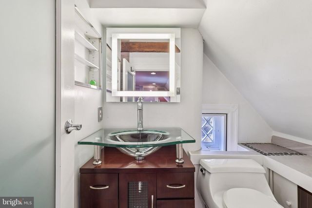 1 SPROUL LN, Wallingford, PA 19086