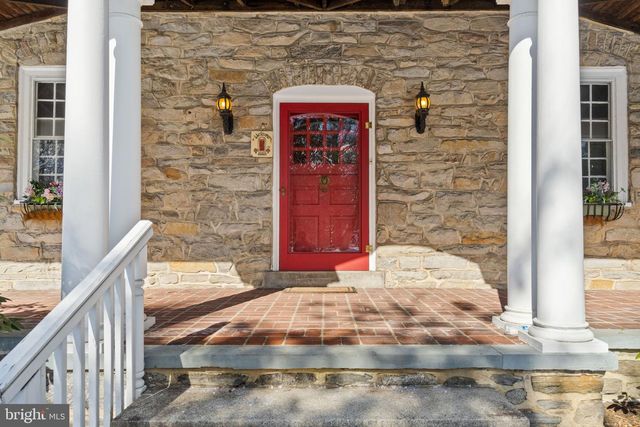 1 SPROUL LN, Wallingford, PA 19086