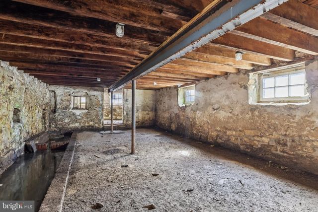 1 SPROUL LN, Wallingford, PA 19086