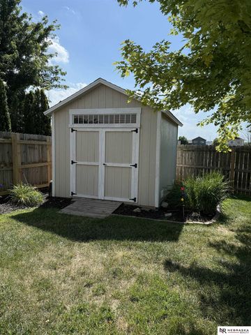 7302 N 89th Avenue, Omaha, NE 68122