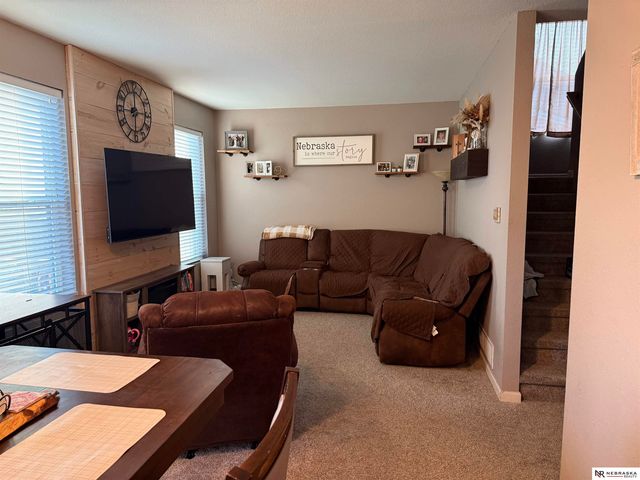 7302 N 89th Avenue, Omaha, NE 68122