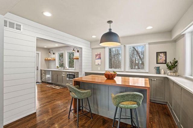 N55W30923 County Road K, Hartland, WI 53029