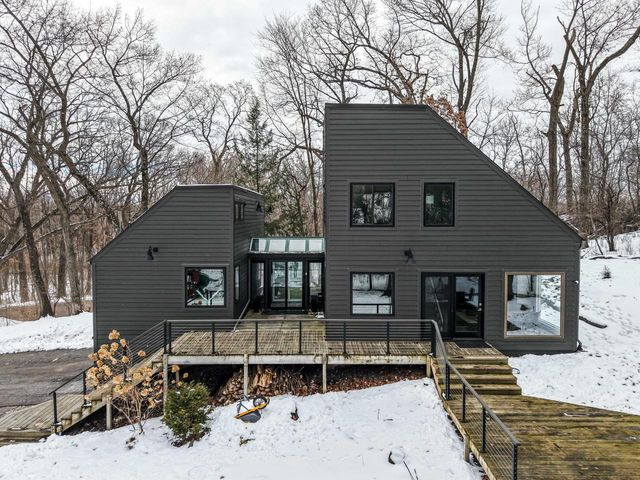 N55W30923 County Road K, Hartland, WI 53029