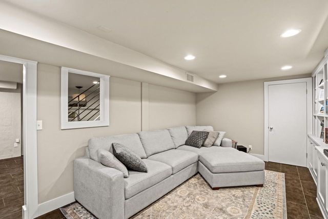 N55W30923 County Road K, Hartland, WI 53029