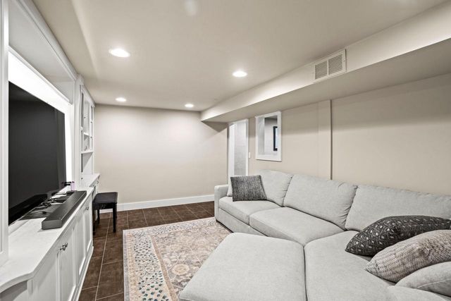 N55W30923 County Road K, Hartland, WI 53029