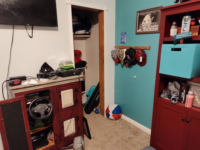 1233 Robinson Road, Quincy, MI 49082