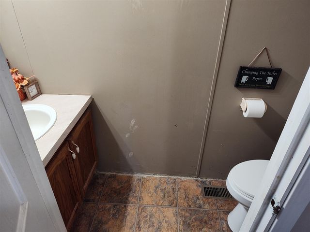 1233 Robinson Road, Quincy, MI 49082