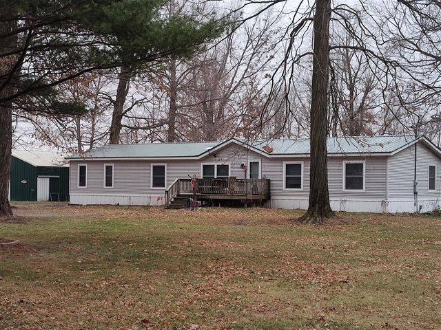 1233 Robinson Road, Quincy, MI 49082