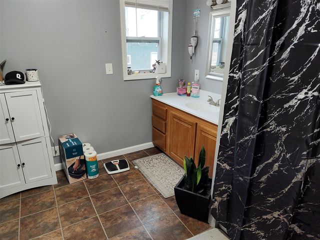 1233 Robinson Road, Quincy, MI 49082