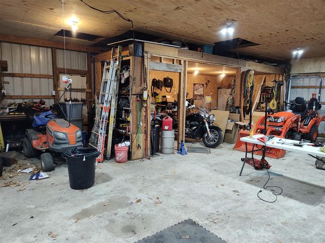 1233 Robinson Road, Quincy, MI 49082