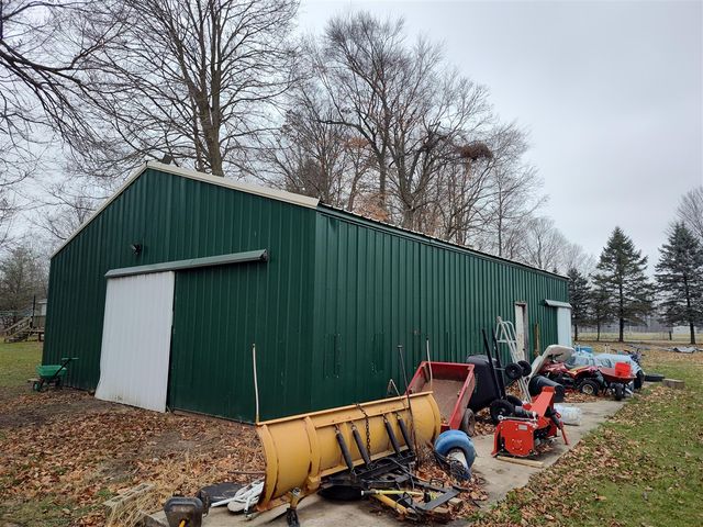 1233 Robinson Road, Quincy, MI 49082