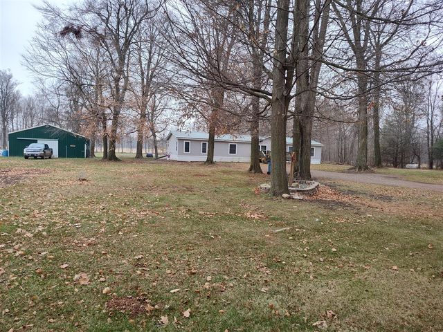 1233 Robinson Road, Quincy, MI 49082