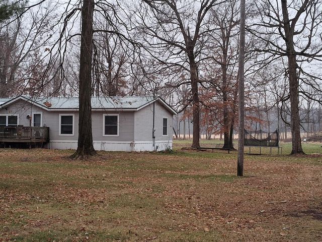 1233 Robinson Road, Quincy, MI 49082