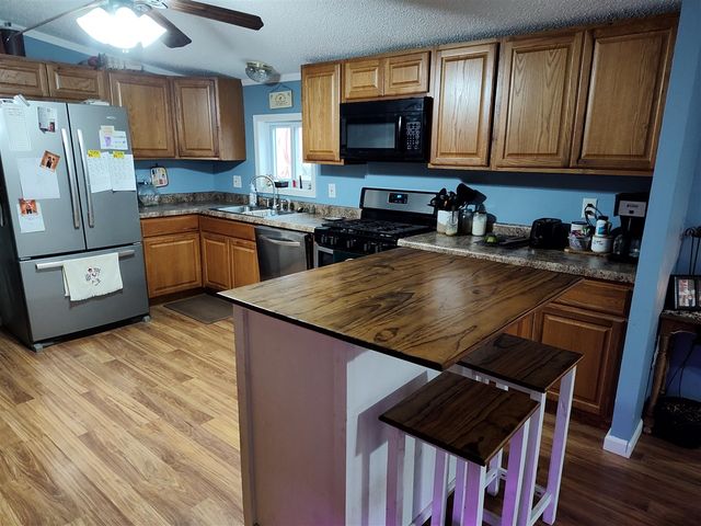 1233 Robinson Road, Quincy, MI 49082