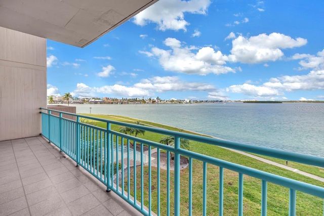 1 KEY CAPRI 209E, Treasure Island, FL 33706