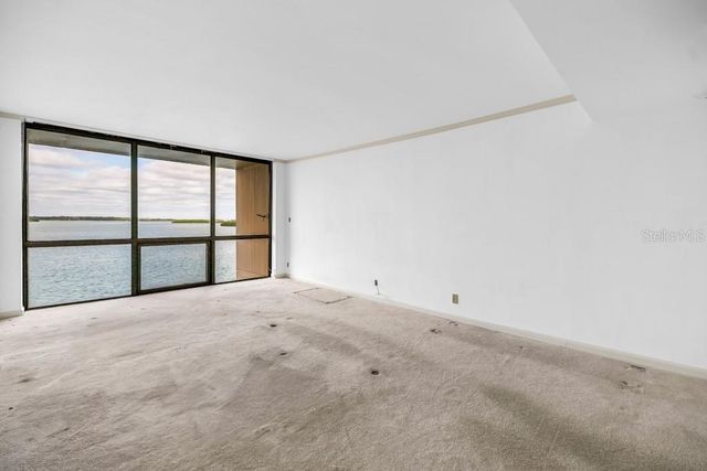 1 KEY CAPRI 209E, Treasure Island, FL 33706