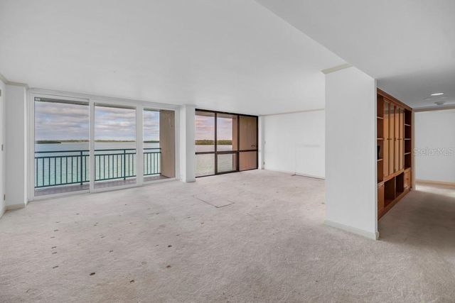 1 KEY CAPRI 209E, Treasure Island, FL 33706