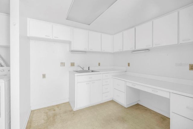 1 KEY CAPRI 209E, Treasure Island, FL 33706