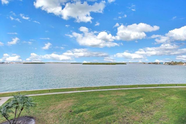 1 KEY CAPRI 209E, Treasure Island, FL 33706