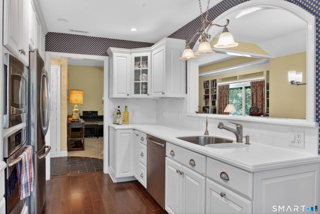 289 Heritage Village E, Southbury, CT 06488
