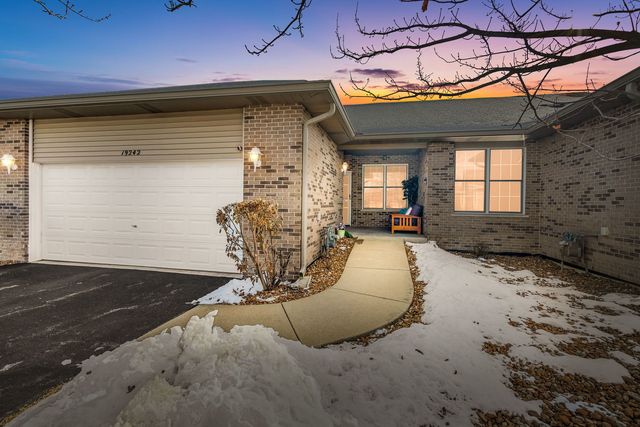 19242 104th Avenue, Mokena, IL 60448