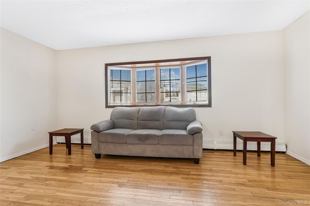 94 Conklin Street, Farmingdale, NY 11735