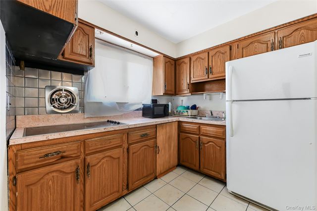 94 Conklin Street, Farmingdale, NY 11735