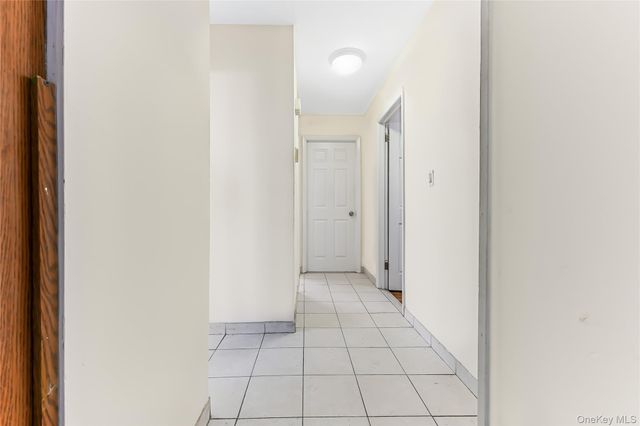 94 Conklin Street, Farmingdale, NY 11735