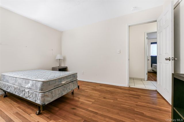 94 Conklin Street, Farmingdale, NY 11735