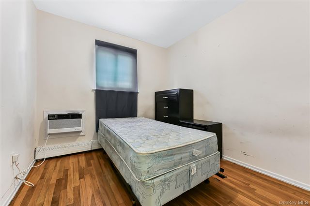 94 Conklin Street, Farmingdale, NY 11735