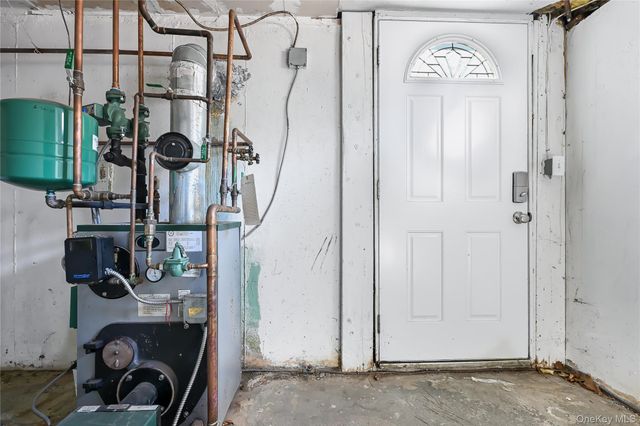 94 Conklin Street, Farmingdale, NY 11735