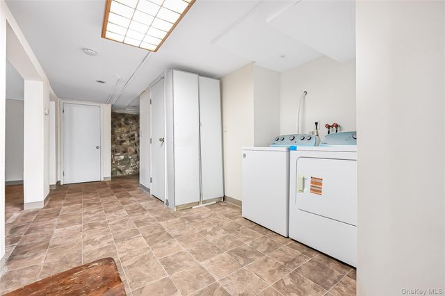 94 Conklin Street, Farmingdale, NY 11735