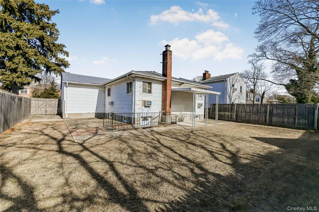 94 Conklin Street, Farmingdale, NY 11735