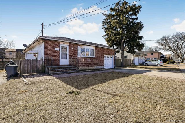 94 Conklin Street, Farmingdale, NY 11735