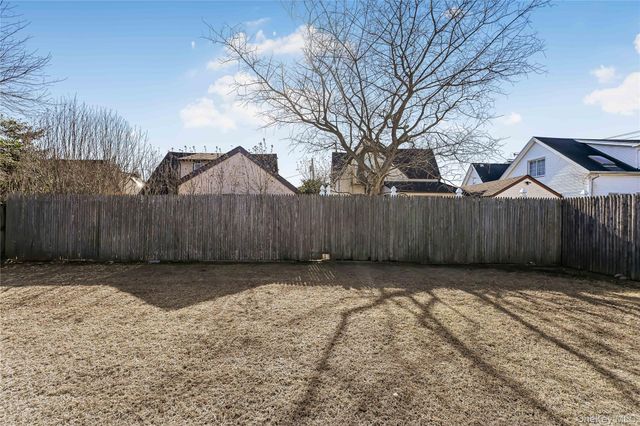 94 Conklin Street, Farmingdale, NY 11735