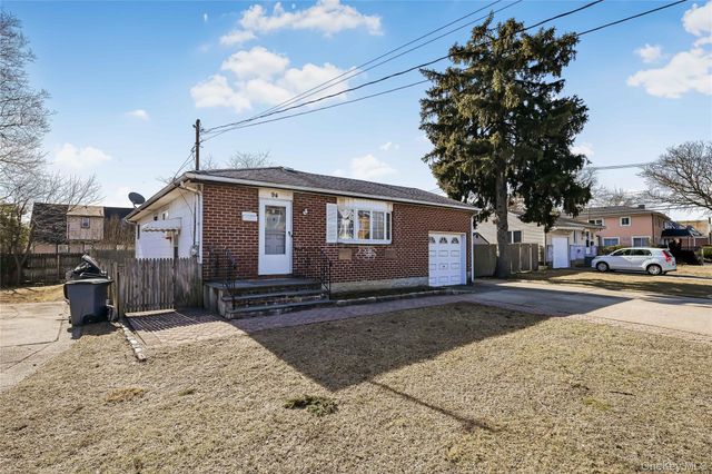 94 Conklin Street, Farmingdale, NY 11735