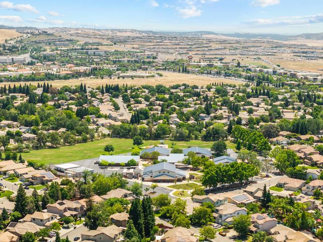1149 Knopfler Cir, Folsom, CA 95630