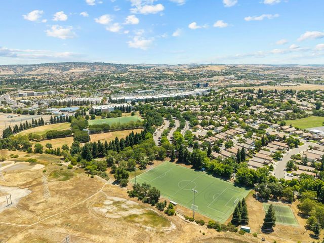 1149 Knopfler Cir, Folsom, CA 95630