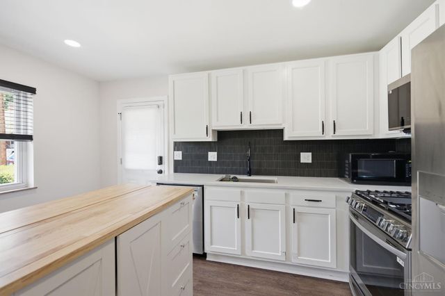 6925 Windward Street, Columbia Twp, OH 45227
