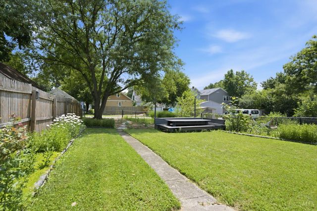 6925 Windward Street, Columbia Twp, OH 45227