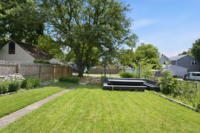 6925 Windward Street, Columbia Twp, OH 45227
