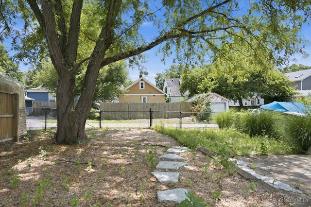 6925 Windward Street, Columbia Twp, OH 45227