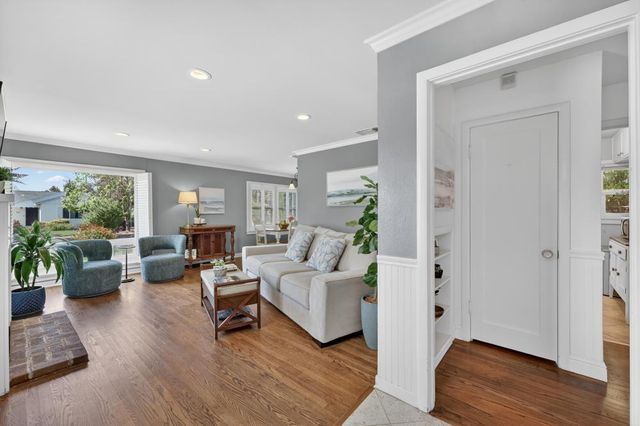 3620 E Country Club Ln, Sacramento, CA 95821