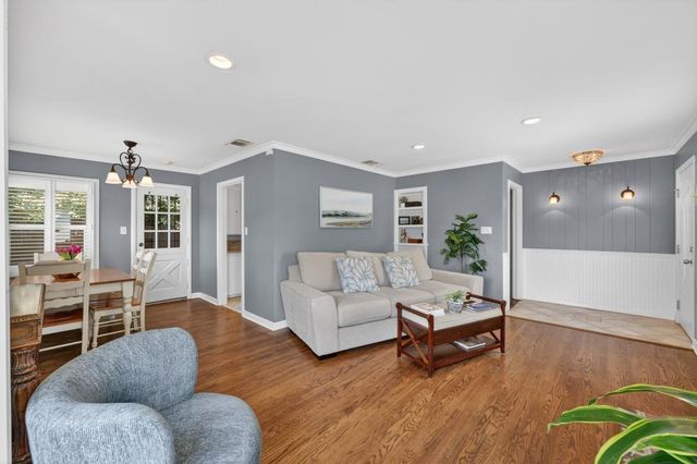 3620 E Country Club Ln, Sacramento, CA 95821