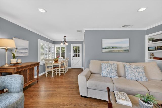 3620 E Country Club Ln, Sacramento, CA 95821