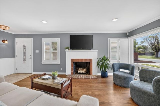 3620 E Country Club Ln, Sacramento, CA 95821