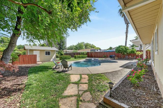 3620 E Country Club Ln, Sacramento, CA 95821