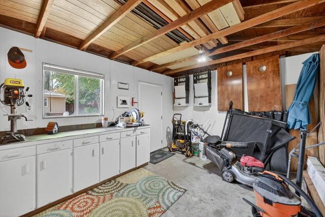 3620 E Country Club Ln, Sacramento, CA 95821